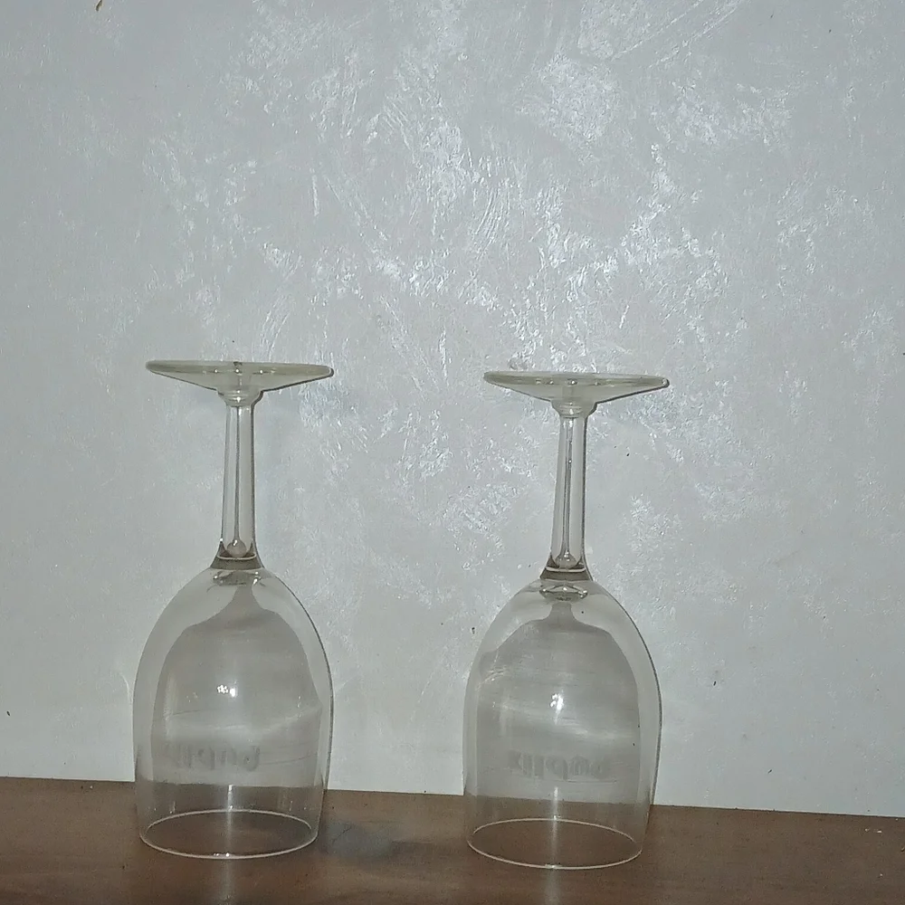 PUBLIX SUPER MARKETS ETCHED WINE GLASS SET OF (2) WONDERFUL - Picture 2 of 5